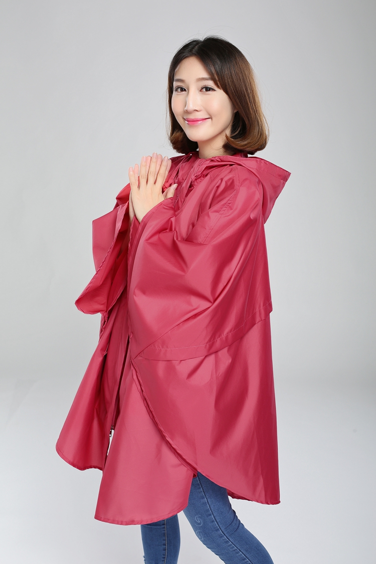 女士时尚雨衣 薄款斗篷式雨衣电动车雨披 户外骑行成人学生带书包位