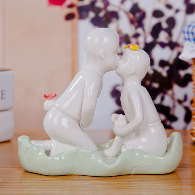 困而学景德镇陶瓷情侣摆件门厅卧室风雨同舟瓷器家居摆设陶瓷工艺品