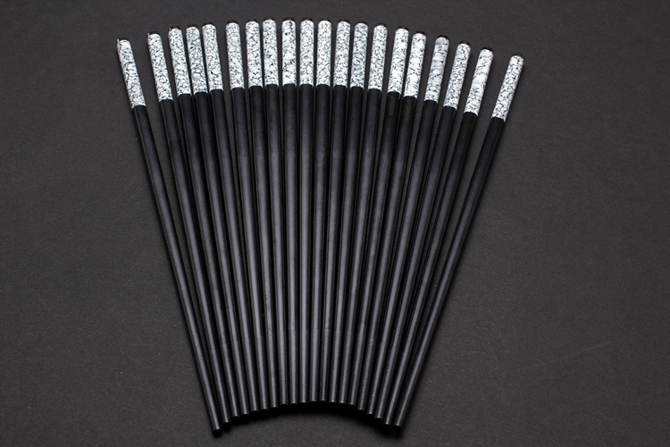 近期新推出的合金筷子,正是新锐的又一力作.