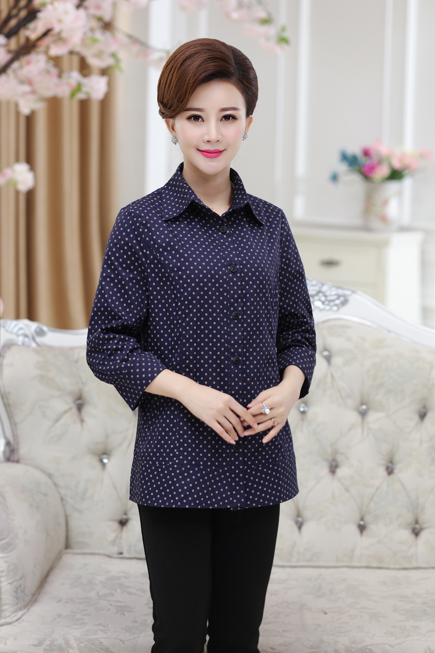 2018新款中老年衬衫女长袖中长款宽松中年波点衬衣大码妈妈装春装上衣