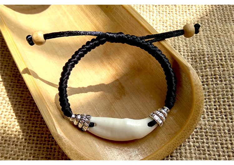 箴诺真黑狗牙手链婴儿宝宝仿惊吓红绳平安手串男女本命年桃木手绳红绳