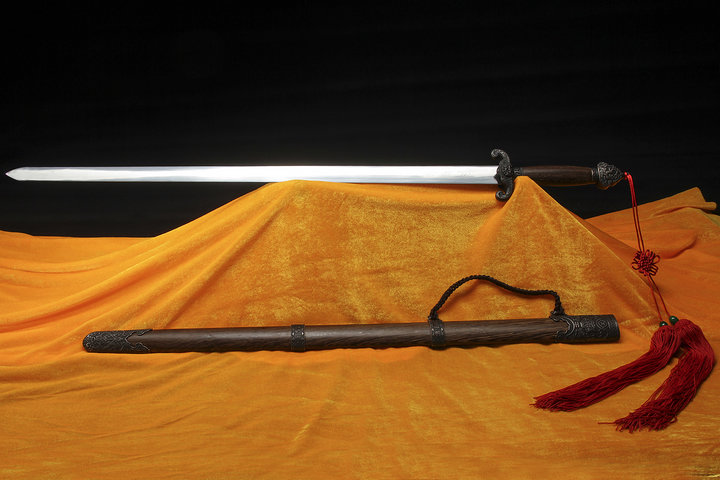 产品名称  不锈钢虎头剑  剑身  不锈钢 装具  锌合金 剑鞘  鸡翅木