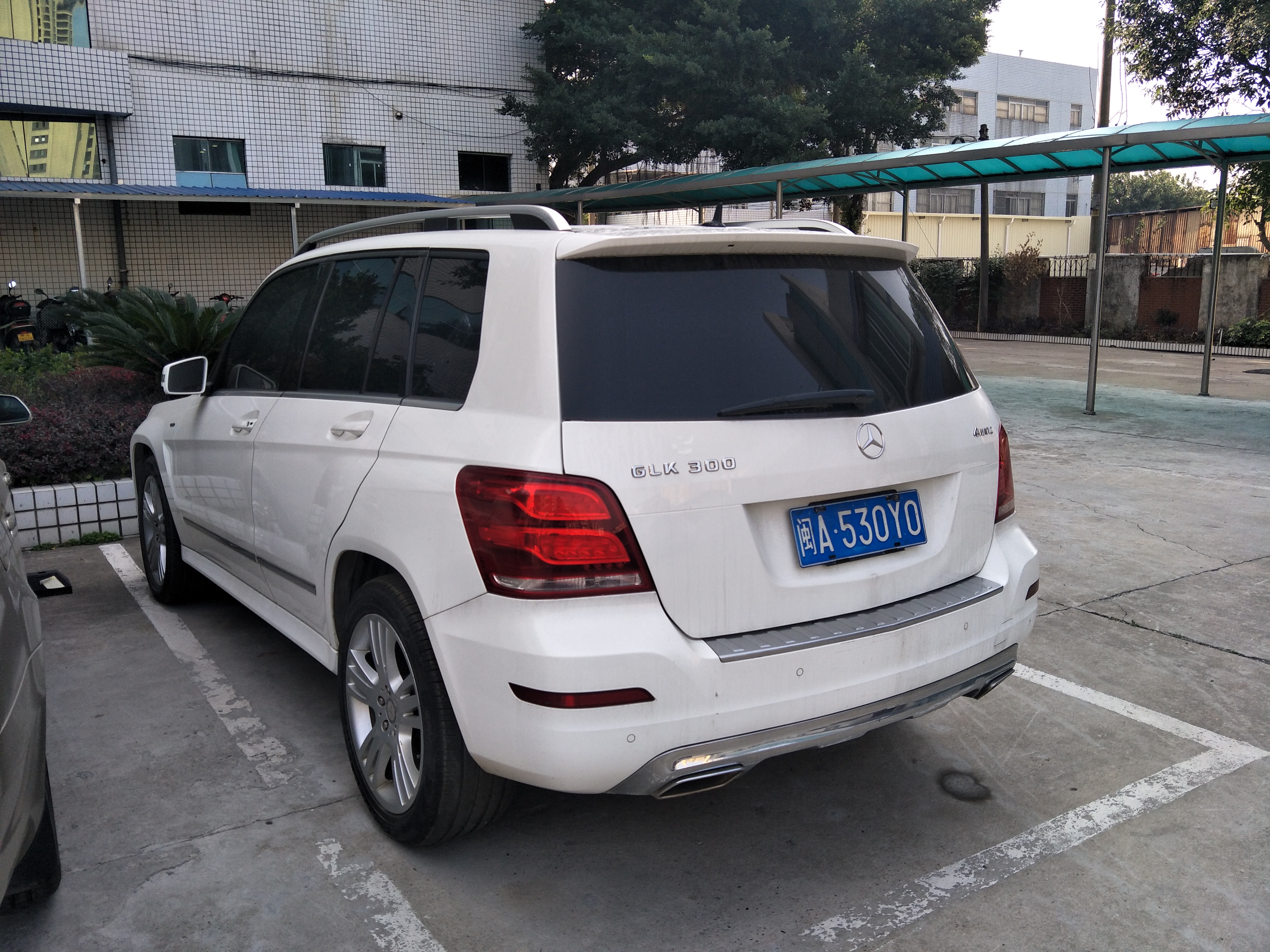 【第一次拍卖】 梅赛德斯-奔驰牌bj6453f4a小型普通客车(闽a530y0)