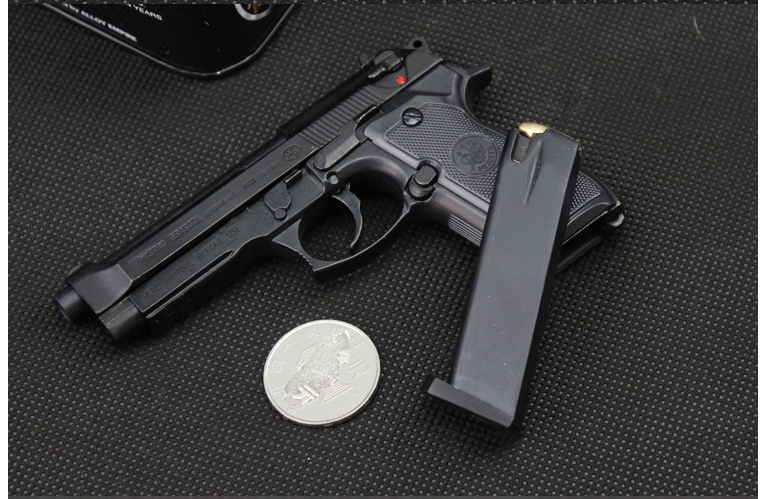 春节礼物全金属大号合金帝国模型berettam92a11205不可发射大号64银色