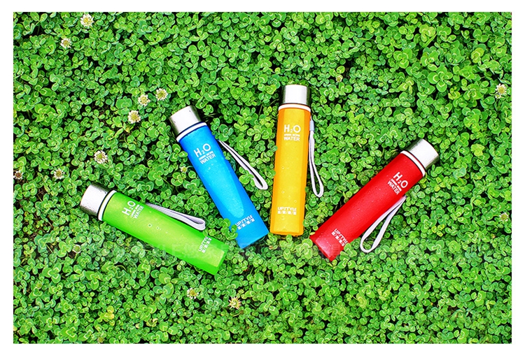 
                                        悠家良品（UPSTYLE） 磨砂创意运动水壶茶杯 纤巧型便捷防漏水杯带盖情侣塑料杯子 黑色280ml                