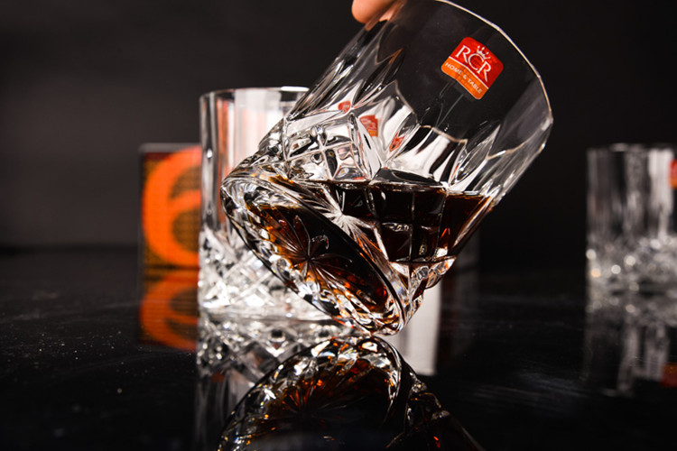 
                                        RCR水晶红酒杯 意大利进口欧式香槟杯 洋酒杯  傲柏系列 红酒杯230ml 1支                