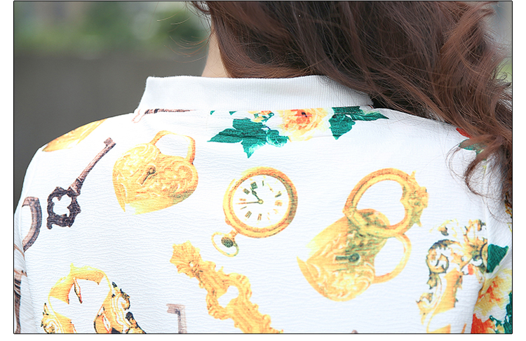 
                                        卡莲琳2017春秋季新款短外套女装棒球服女印花开衫长袖卫衣新品上衣 白底房子 S                