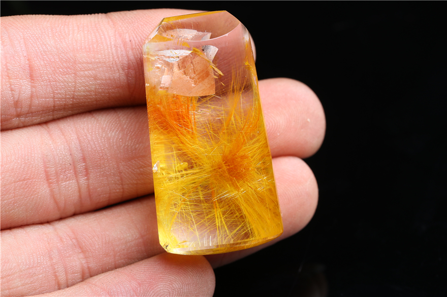 天然巴西金发晶无事牌吊坠 重26.12g