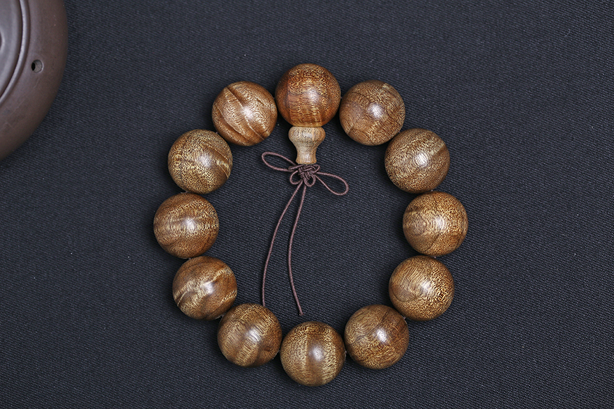 四川小叶桢楠佛珠手串乌金底金丝楠木尺寸20mm重量393g