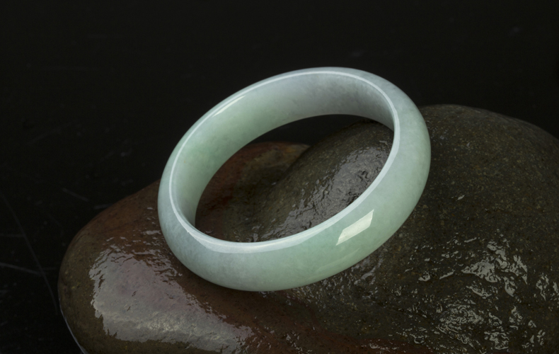 碧玉尊 翡绿冰种翡翠手镯女玉手镯子 a货带证书 内径58.8mm 圈口 58mm