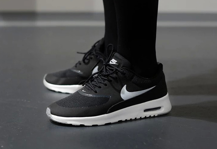 耐克女鞋 air max thea经典黑白网面跑步女鞋 透气缓震气垫运动训练