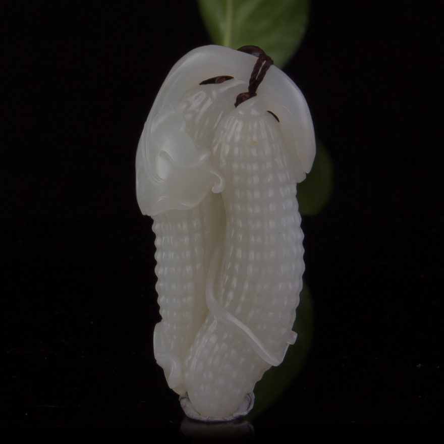 海派玉雕名家许东进和田玉籽料《黄瓜》30.2g含绳【天工艺品】