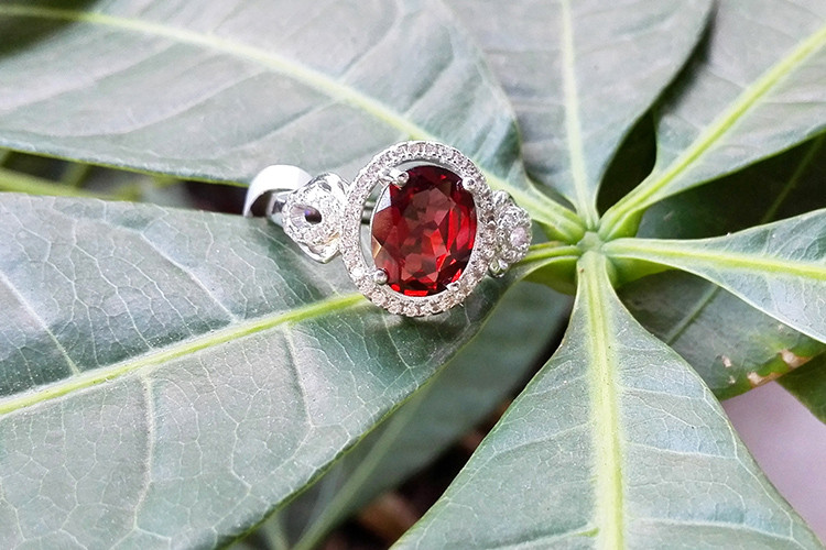 灵指 石榴石戒指925银镶嵌戒指