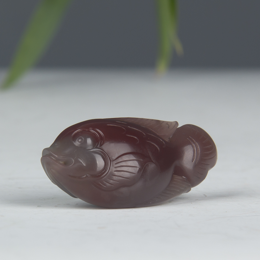 省级玉雕大师赵睿 紫绿玛瑙《鱼》12.4g【苏州玉石文化行业协会】