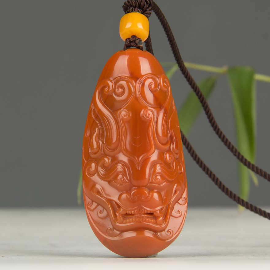 苏工玉雕名家高大伟南红玛瑙《守护》37.1g【苏州玉石文化行业协会】