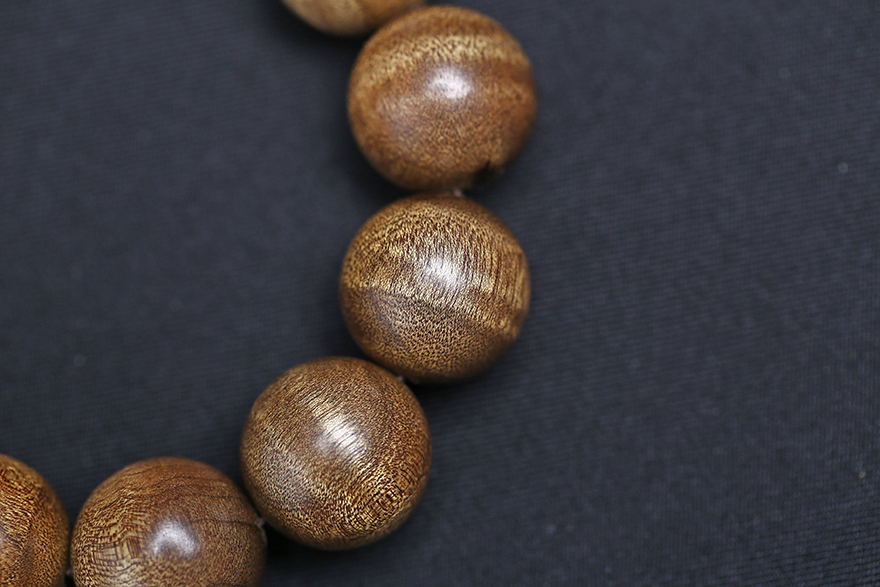 四川小叶桢楠佛珠手串乌金底金丝楠木尺寸20mm重量393g