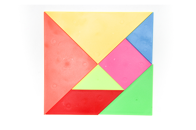 学生七巧板儿童益智玩具学校教具塑料盒装七巧板大中小号小学生七巧板