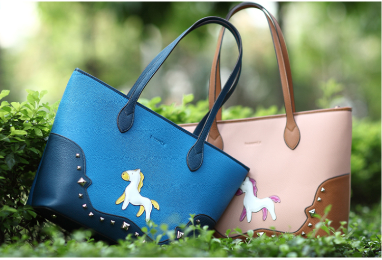 teenmix/天美意2014秋深蓝配湖蓝pu配卡通马图案单肩手袋0740bcx4