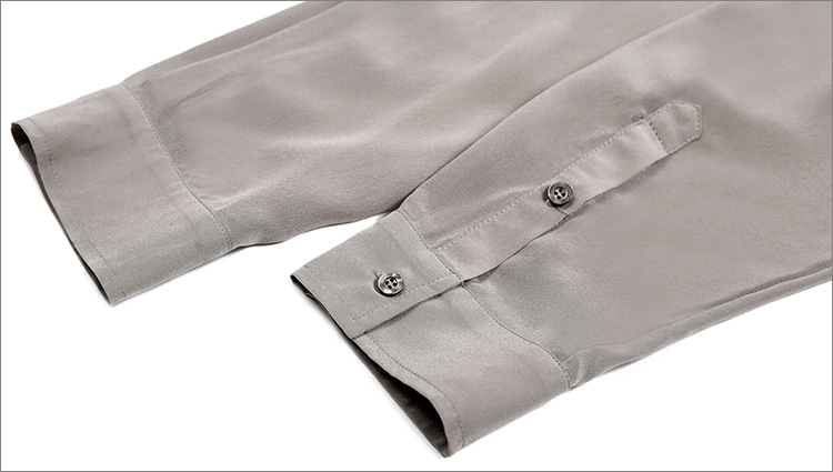 detail no.5 袖口开袖叉设计,贴合手臂线条,更显清爽利落.