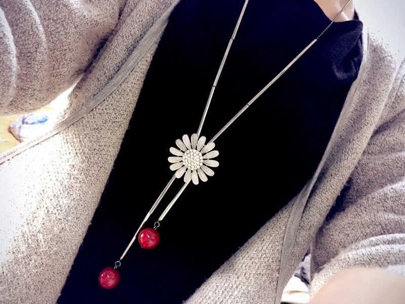 品范儿 流苏毛衣链百搭长款挂链韩版女士秋冬裙配饰水钻山茶花项链