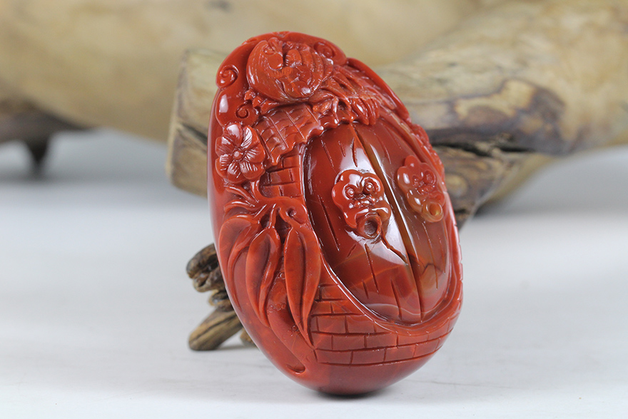 省级玉雕大师闵东伟作品 南红玛瑙喜临门挂件 83.91克 【天石拍卖】