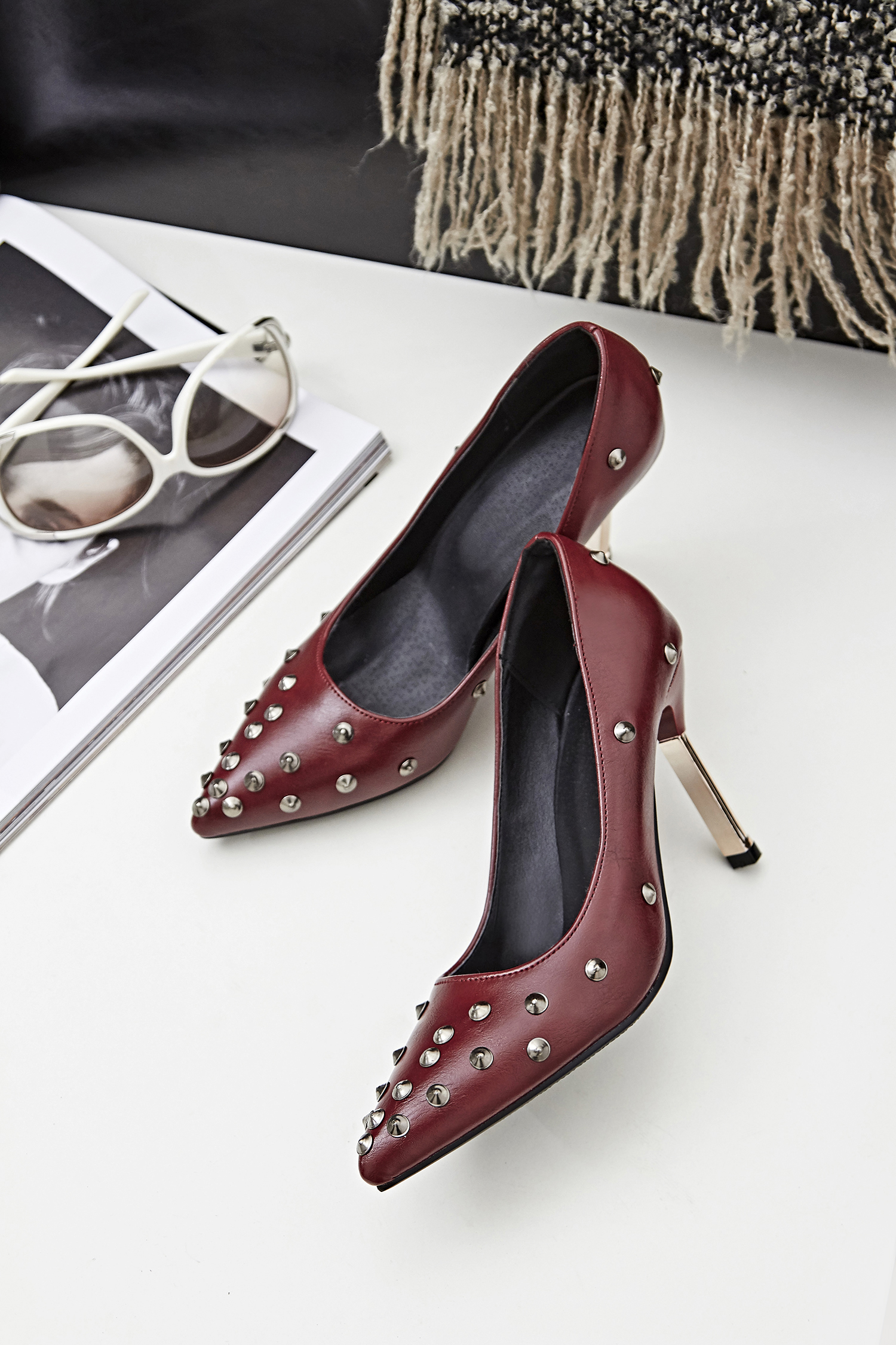 步莱尼2016春季新款尖头铆钉细跟高跟鞋女酒杯跟浅口单鞋时尚百搭约会