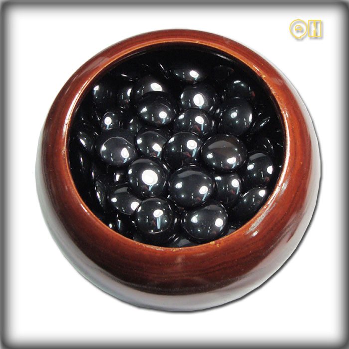 材质:纯天然玛瑙 棋盒:天然原木 尺寸:22*9mm 配件:天然玛瑙围棋双面