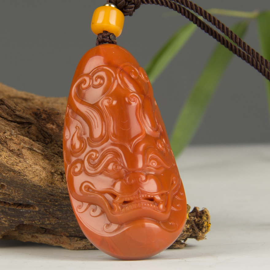 苏工玉雕名家高大伟南红玛瑙《守护》37.1g【苏州玉石文化行业协会】