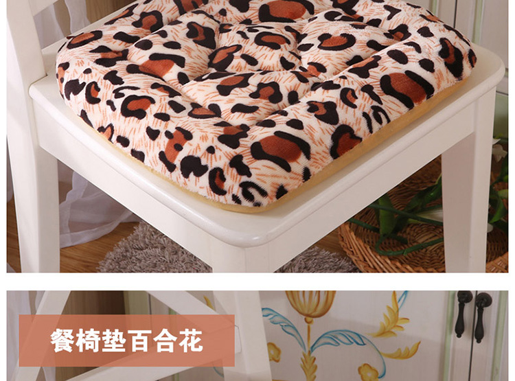 圣榜家纺 法莱绒小方垫 椅垫办公室餐椅垫坐垫棉布艺加厚 保暖透气凳子坐垫 白点豹纹-餐椅垫 38*40cm