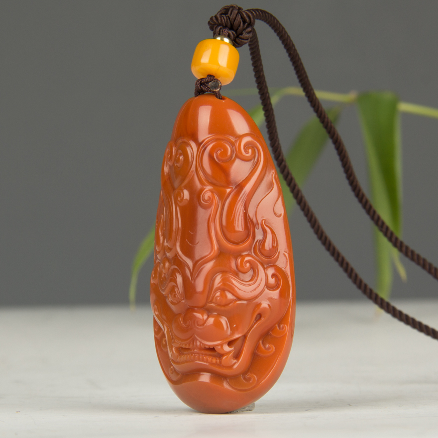 苏工玉雕名家高大伟南红玛瑙《守护》37.1g【苏州玉石文化行业协会】