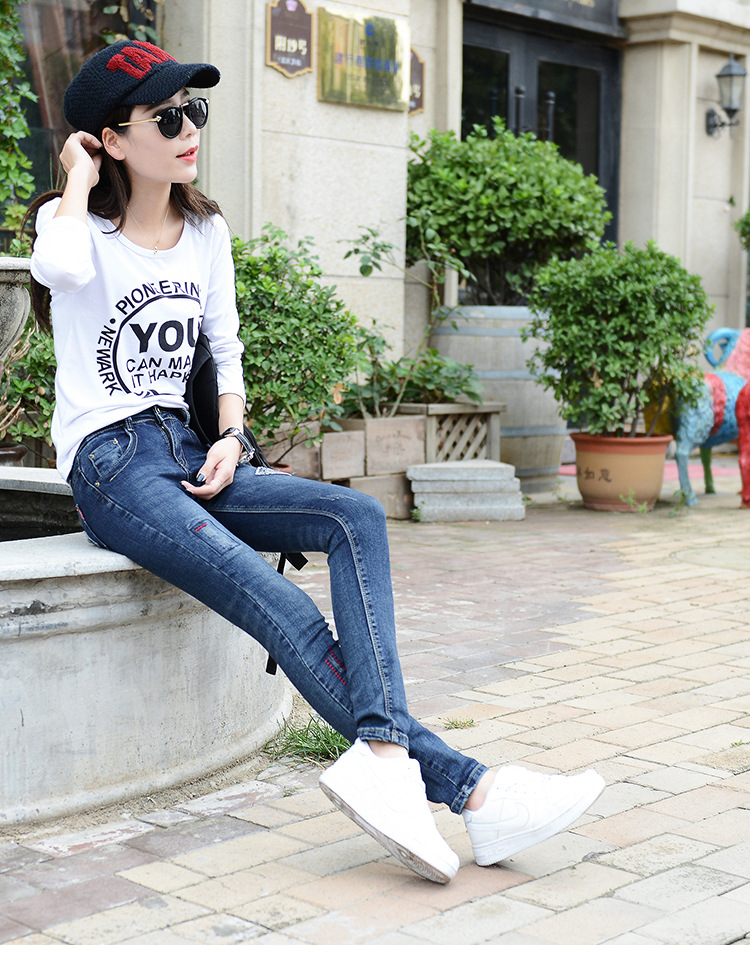 百利依人2016春夏季新款修身绣花图案小脚铅笔牛仔裤女8901 蓝色 31码