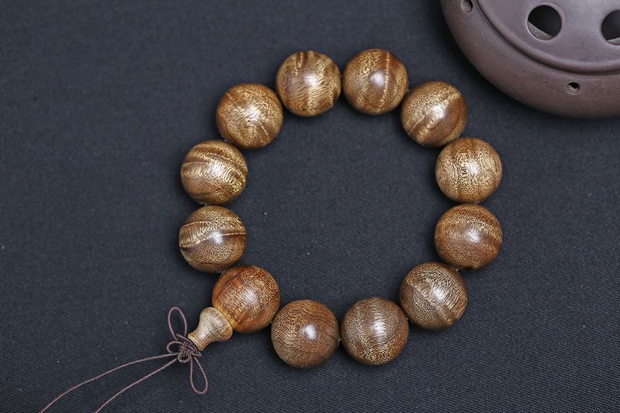 四川小叶桢楠佛珠手串乌金底金丝楠木尺寸20mm重量393g