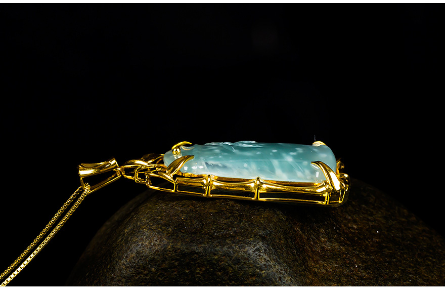 玉萌色 18k金镶木那种翡翠节节高吊坠重约11.88g