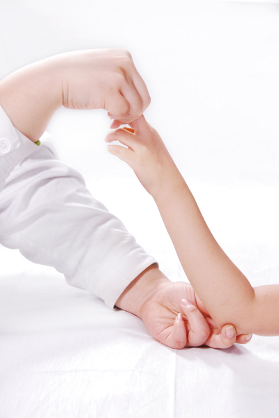 张素芳,当代中国著名小儿推拿专家,主任医师,教授.