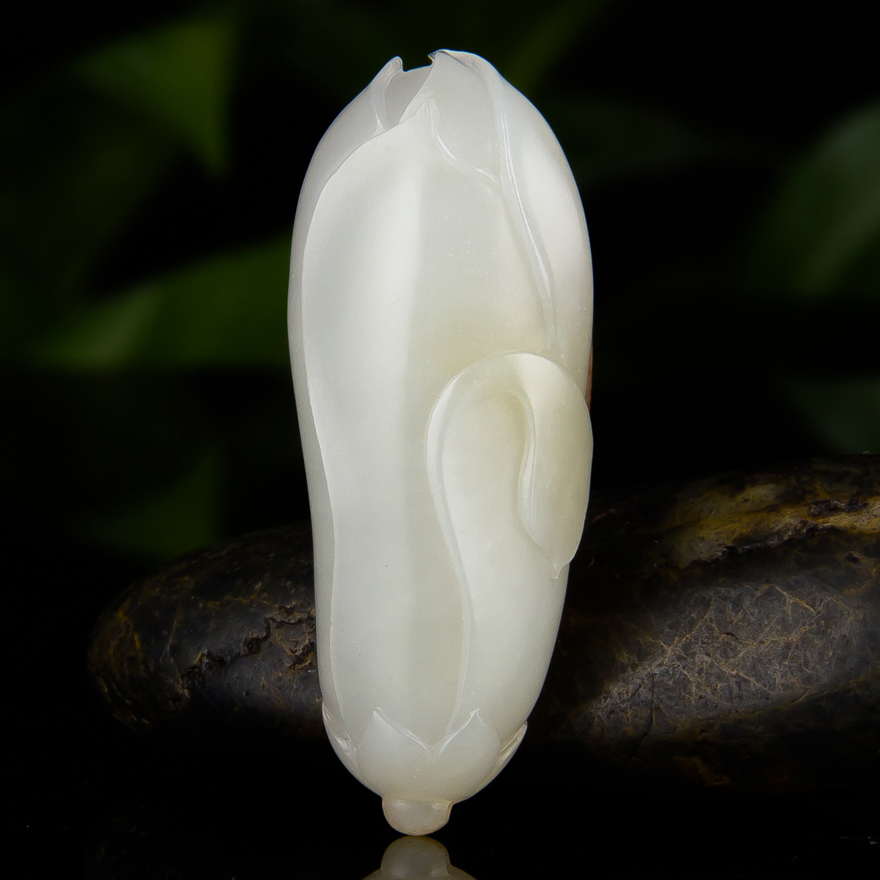 省级玉雕大师杨三喜和田玉籽料《玉兰花》13g天工艺品