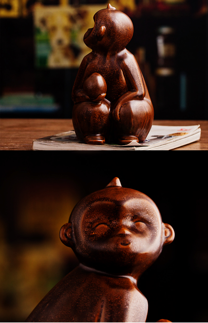 shl-01景德镇欢畅陶瓷猴子摆件 家装饰品 猴子抱桃 纯手工雕刻工艺品