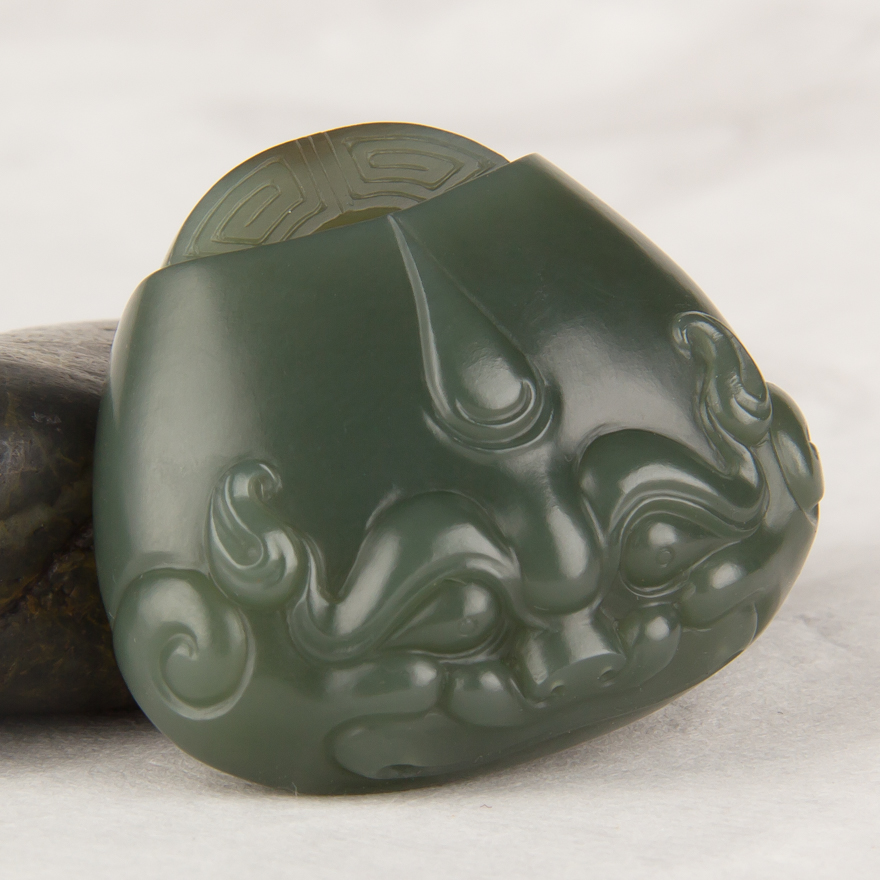 珠宝玉器 和田玉 海派玉雕大师王炯恒青籽料《兽面》30.3g天工艺品