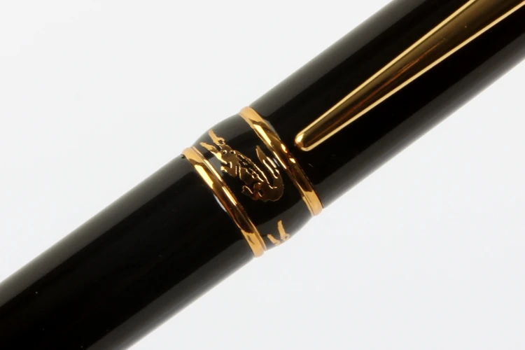 欧鳄aymoy鳄鱼钢笔215特细男女学生用练字财务专用ef尖038mm磨砂红