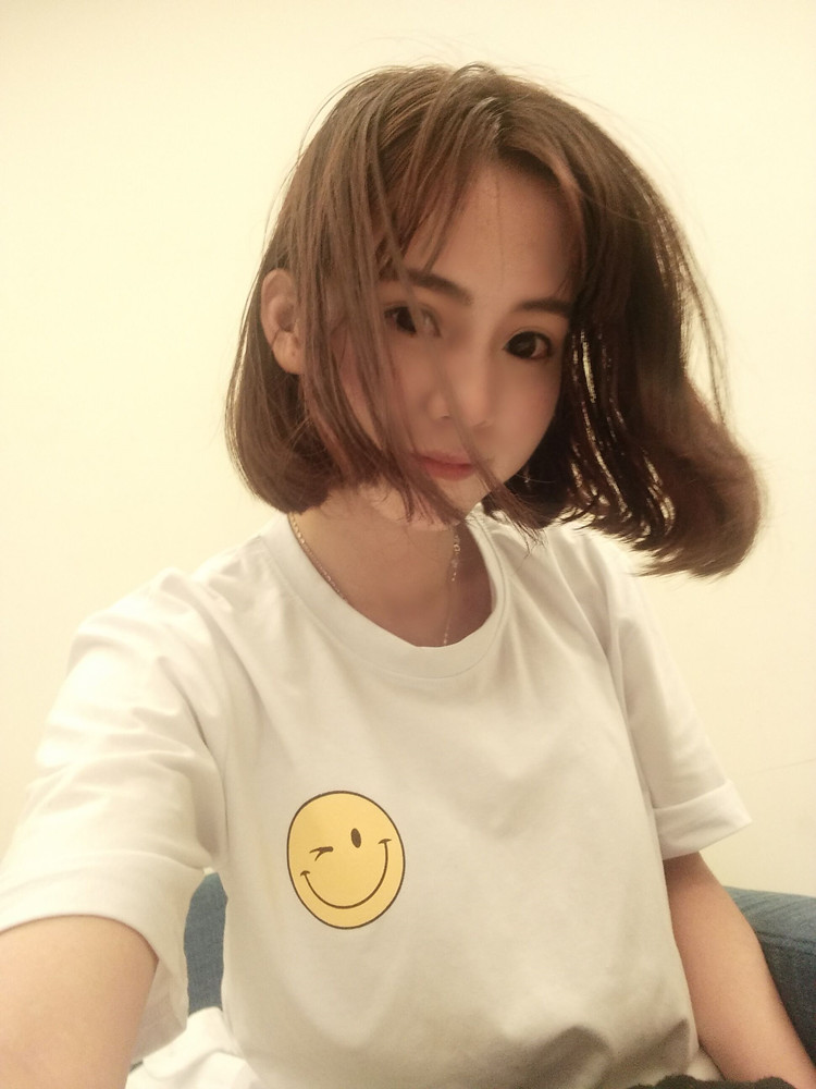 芳妍丽芸复古软妹原宿学院风宽松bf笑脸短袖t恤女半袖上衣d1 白色 l