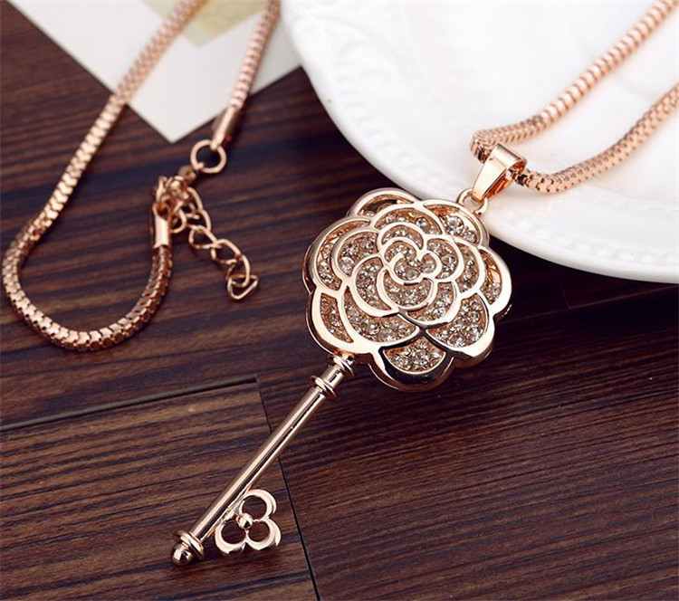 玉湚 日韩百搭玫瑰花钥匙毛衣链子韩版时尚长款项链女挂件配饰装饰品