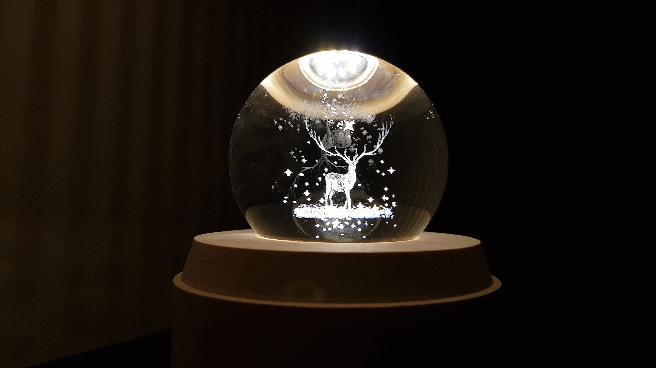 520生日礼物 3d内雕旋转月球水晶球音乐盒八音盒圣诞节台灯新奇特小夜