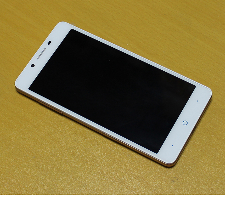 
                                        中兴 Q2S-T  移动4G智能手机 白色                