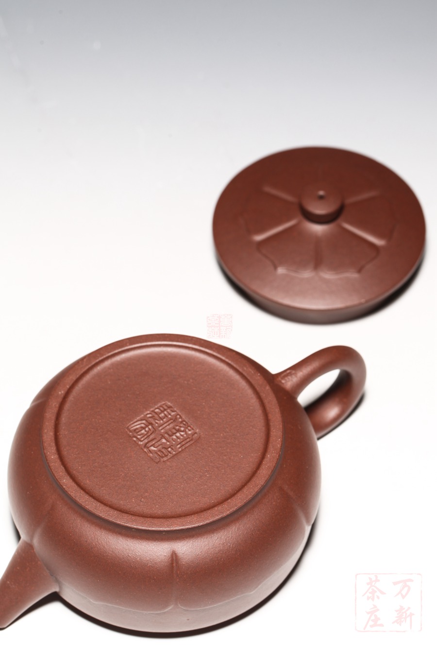 万新茶庄 宜兴紫砂壶 国家工艺师刘政 【菱韵壶】 紫泥 250cc 证书