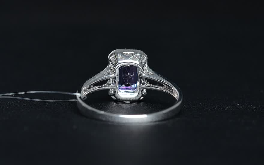 018ct 18k金坦桑石女戒 2.57g