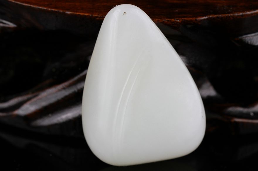 39克 舍得珠宝 品牌: 舍得珠宝 品种: 和田玉 材质: 和田玉羊脂白玉