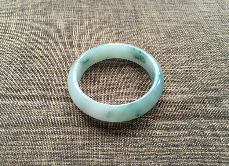 铭伽开光 白底飘绿花翡翠色玉手镯 玉镯子 58-60