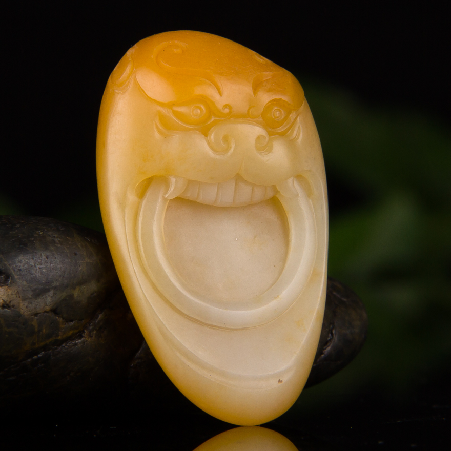 珠宝玉器 和田玉 海派玉雕大师王炯恒黄沁籽料《兽面》16.4g天工艺品