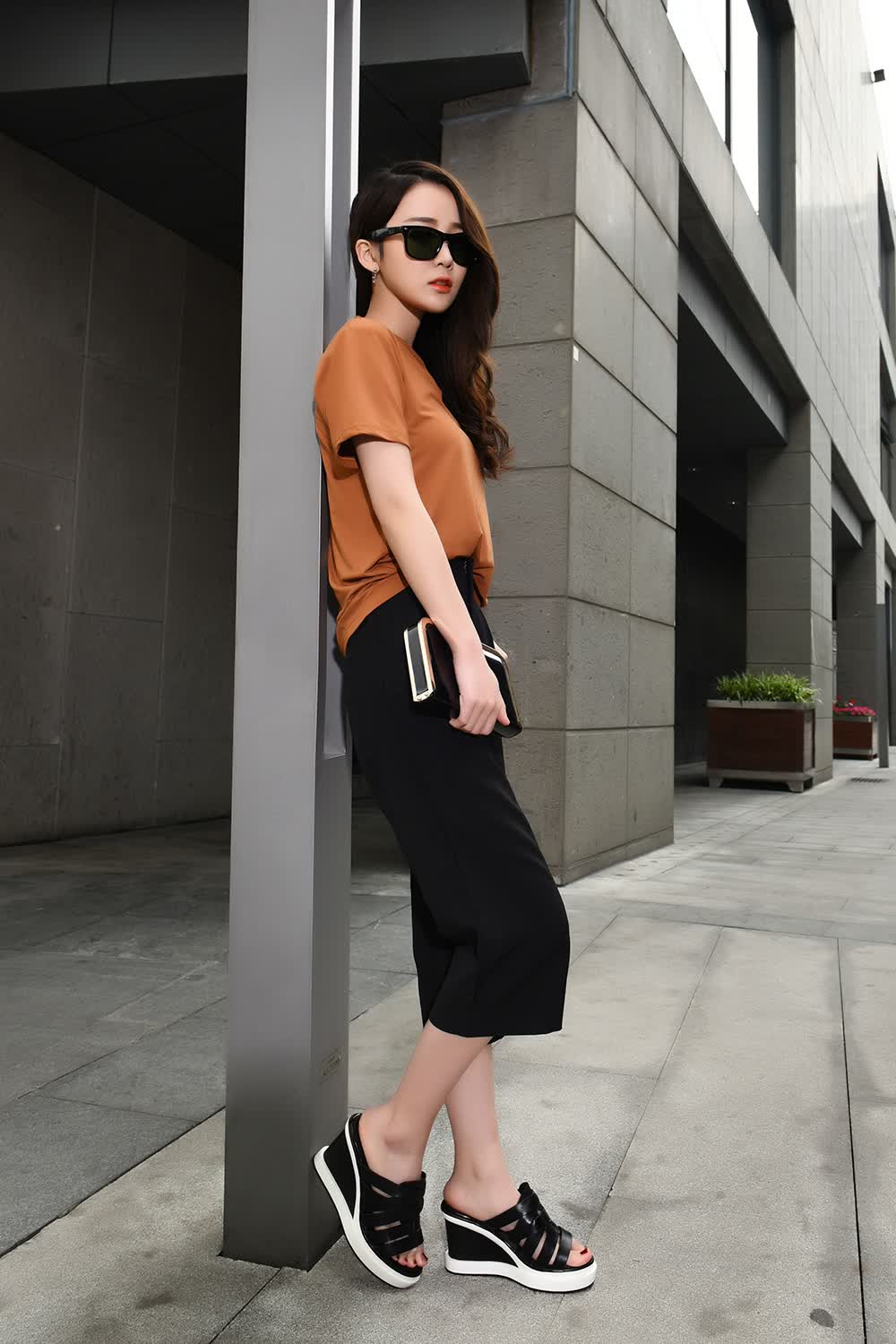 夏季新款坡跟凉鞋鱼嘴牛皮凉鞋高跟时尚休闲百搭女式鞋拖鞋防水台夜店