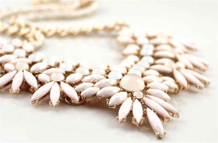 彩翠谷 单饰品清新淡粉白色短款项链 礼物