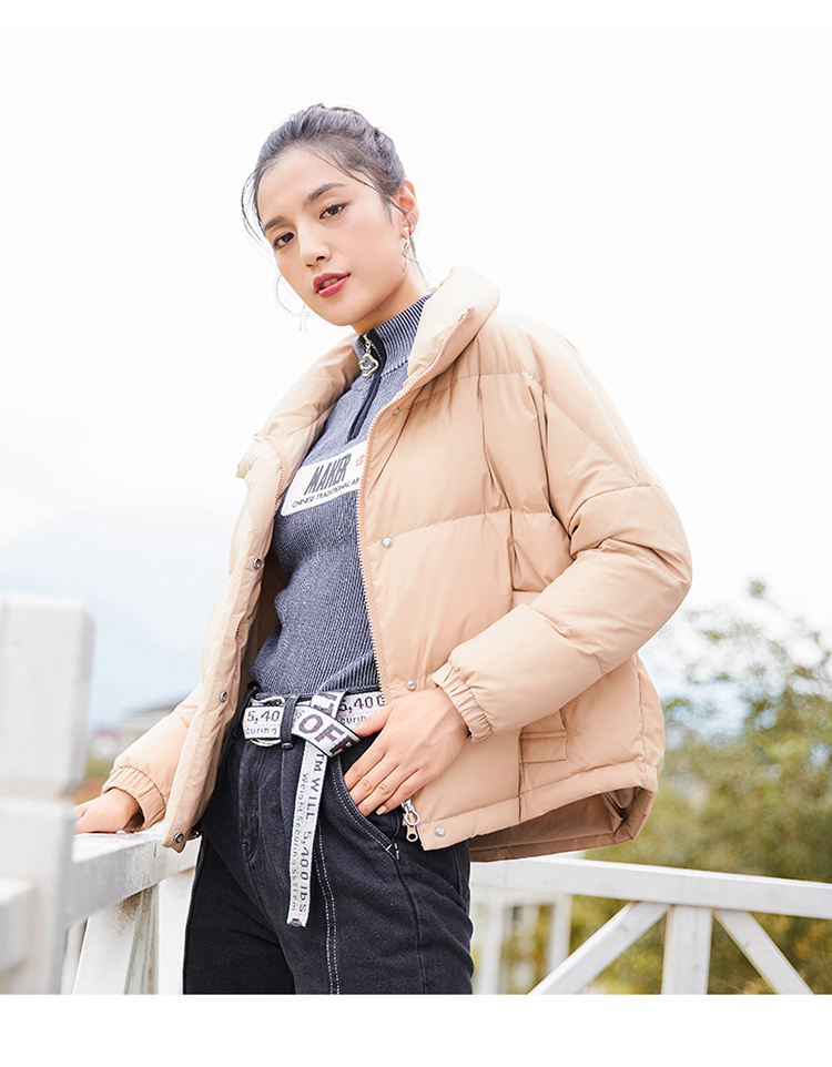 千仞岗秋冬羽绒服女短款宽松时尚简约立领加厚保暖羽绒服外套239121